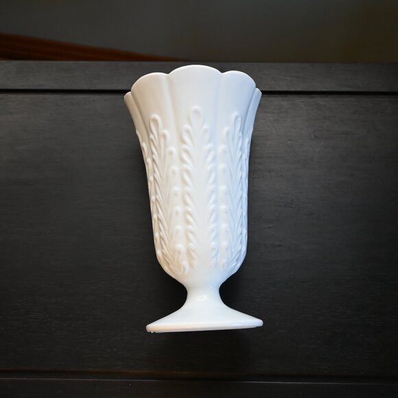 VTG MCM E. O. Brody Co. Milk Glass Tall Fluted Pedestal Vase M5200 Flower Fern - Picture 6 of 9